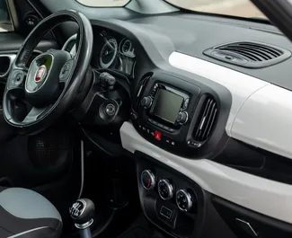 Fiat 500l 2018 için kiralık Benzin 1,4L motor, Budva'da.