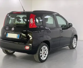 Sprednji pogled najetega avtomobila Fiat Panda v na Rodosu, Grčija ✓ Avtomobil #5840. ✓ Menjalnik Priročnik TM ✓ Mnenja 0.