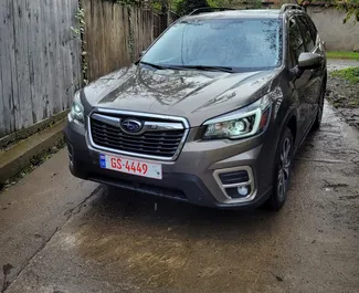 Vista frontal de um aluguel Subaru Forester Limited em Tbilisi, Geórgia ✓ Carro #6257. ✓ Transmissão Automático TM ✓ 0 avaliações.