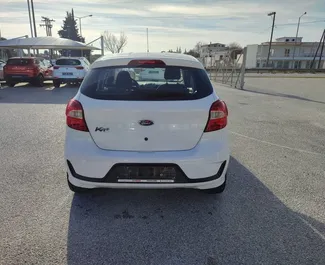 Vue de face d'une location Ford Ka à l'aéroport de Thessalonique, Grèce ✓ Voiture #6037. ✓ Manuelle TM ✓ 0 avis.