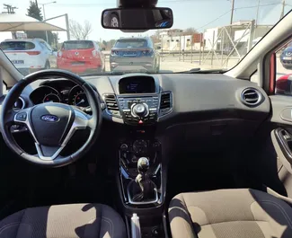 Ενοικίαση αυτοκινήτου Ford Fiesta 2016 στην Ελλάδα, περιλαμβάνει ✓ καύσιμο Ντίζελ και  ίππους ➤ Από 23 EUR ανά ημέρα.