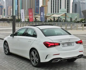 Benzin 2,2L motor a Mercedes-Benz A-Class 2021 modellhez bérlésre Dubaiban.