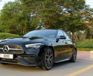 Utleie av Mercedes-Benz C200. Komfort, Premium bil til leie i De Forente Arabiske Emirater ✓ Depositum på 1500 AED ✓ Forsikringsalternativer: TPL, CDW.