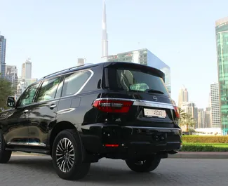 Nissan Patrol bérlése. Kényelmes, Prémium, SUV típusú autó bérlése az Egyesült Arab Emírségekben ✓ Letét 1500 AED ✓ Biztosítási opciók: TPL, CDW.