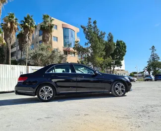 租车 Mercedes-Benz E-Class #5922 Automatic 在 在利马索尔，配备 2.2L 发动机 ➤ 来自 亚历山大 在塞浦路斯。