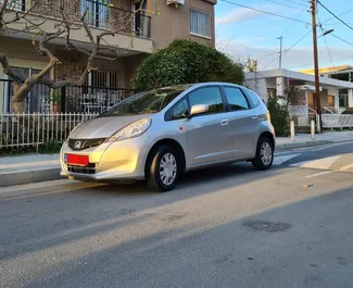 Ενοικίαση Honda Fit. Αυτοκίνητο Οικονομική, Άνεση προς ενοικίαση στην Κύπρο ✓ Χωρίς κατάθεση ✓ Επιλογές ασφάλισης: TPL, CDW, SCDW, FDW, Κλοπή, Καινούρια.