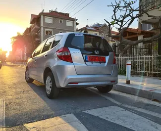 Ενοικίαση αυτοκινήτου Honda Fit #3294 με κιβώτιο ταχυτήτων Αυτόματο στη Λεμεσό, εξοπλισμένο με κινητήρα 1,3L ➤ Από Alexandr στην Κύπρο.