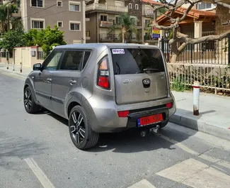 Frontansicht eines Mietwagens Kia Soul in Limassol, Zypern ✓ Auto Nr.5913. ✓ Automatisch TM ✓ 0 Bewertungen.