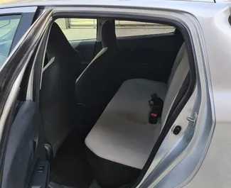 租赁 Toyota Vitz 的正面视图，在利马索尔, 塞浦路斯 ✓ 汽车编号 #5911。✓ Automatic 变速箱 ✓ 2 评论。