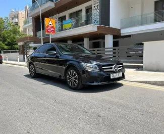 إيجار Mercedes-Benz C-Class. سيارة الراحة, بريميوم للإيجار في في قبرص ✓ إيداع 1500 EUR ✓ خيارات التأمين TPL, CDW, SCDW, إف دي دبليو, السرقة, الشباب.