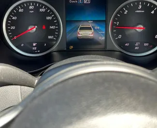 Mercedes-Benz C-Class 2019 搭载 Front drive 系统，在利马索尔 可用。