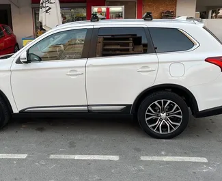 Najem avtomobila Mitsubishi Outlander 2018 v na Cipru, z značilnostmi ✓ gorivo Dizel in  konjskih moči ➤ Od 60 EUR na dan.