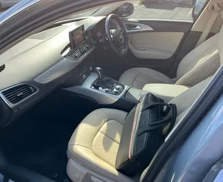 Interior do Audi A6 para aluguer em Chipre. Um excelente carro de 5 lugares com transmissão Automático.