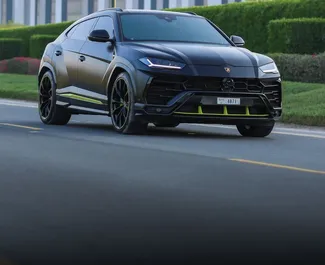 Framvy av en hyrbil Lamborghini Urus i Dubai, Förenade Arabemiraten ✓ Bil #6150. ✓ Växellåda Automatisk TM ✓ 0 recensioner.