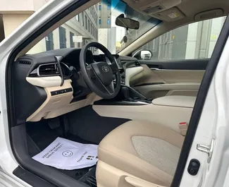 Прокат машины Toyota Camry №6170 (Автомат) в Дубае, с двигателем 2,5л. Бензин ➤ Напрямую от Акиль в ОАЭ.