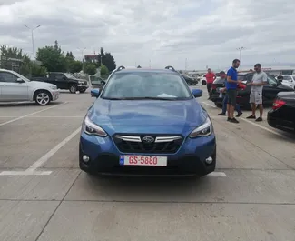 Sprednji pogled najetega avtomobila Subaru Crosstrek v v Tbilisiju, Georgia ✓ Avtomobil #6259. ✓ Menjalnik Samodejno TM ✓ Mnenja 1.