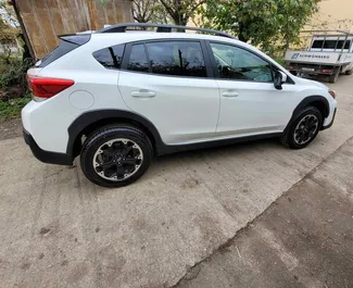 Subaru Crosstrek interjers nomai Gruzijā. Lieliska 5 sēdvietu mašīna ar Automātiskais pārnesumu kārbu.