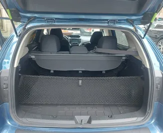 A Subaru Crosstrek beltere bérlésre Grúziában. Nagyszerű 5-üléses autó Automatikus váltóval.