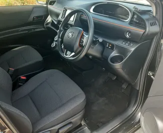 Autóbérlés Toyota Sienta #6519 Automatikus Larnacában, 1,5L motorral felszerelve ➤ Panicos-től Cipruson.
