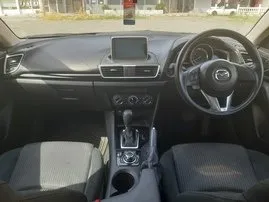 Mazda Axela udlejning. Komfort, Premium Bil til udlejning på Cypern ✓ Depositum på 700 EUR ✓ TPL, CDW, Tyveri forsikringsmuligheder.