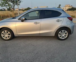 Ενοικίαση Mazda Demio. Αυτοκίνητο Οικονομική προς ενοικίαση στην Κύπρο ✓ Κατάθεση 600 EUR ✓ Επιλογές ασφάλισης: TPL, CDW, Κλοπή.