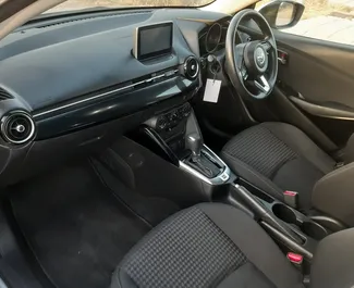 라르나카에서에서 대여 가능한 Petrol 1.4L 엔진의 Mazda Demio 2018.