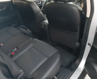 Nissan X-trail 2019 的 Petrol 2.0L 发动机，在 在拉纳卡 出租。