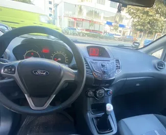 Prenájom auta Ford Fiesta 2010 v v Albánsku, s vlastnosťami ✓ palivo Diesel a výkon 90 koní ➤ Od 16 EUR za deň.