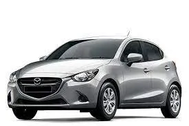 Sprednji pogled najetega avtomobila Mazda 2 v v mestu Ayia Napa, Ciper ✓ Avtomobil #6469. ✓ Menjalnik Samodejno TM ✓ Mnenja 0.