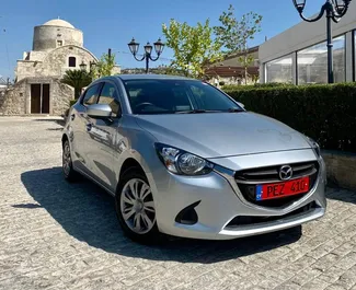 Vue de face d'une location Mazda Demio à Limassol, Chypre ✓ Voiture #6396. ✓ Automatique TM ✓ 0 avis.