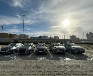 Frontvisning av en leiebil Mitsubishi Attrage i Dubai, De Forente Arabiske Emirater ✓ Bil #6649. ✓ Automatisk TM ✓ 1 anmeldelser.