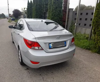 Hyundai Accent 2016 location de voiture en Albanie, avec ✓ Diesel carburant et 95 chevaux ➤ À partir de 21 EUR par jour.