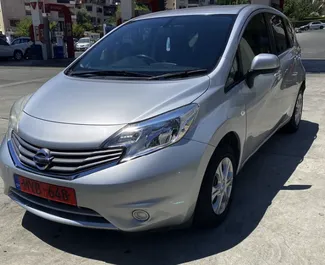 Frontvisning av en leiebil Nissan Note i Limassol, Kypros ✓ Bil #2246. ✓ Automatisk TM ✓ 2 anmeldelser.
