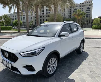 Frontvisning af en udlejnings MG ZS i Dubai, De Forenede Arabiske Emirater ✓ Bil #4870. ✓ Automatisk TM ✓ 0 anmeldelser.