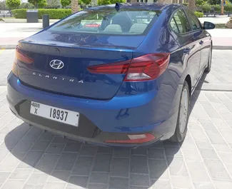 Hyundai Elantra 대여. 아랍에미리트에서에서 대여 가능한 편안함 차량 ✓ 1500 AED의 보증금 ✓ TPL, SCDW, 승객, 도난, Young 보험 옵션.