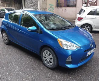 租车 Toyota Prius C #6572 Automatic 在 在第比利斯，配备 1.5L 发动机 ➤ 来自 莱瓦尼 在格鲁吉亚。