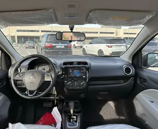 Bilutleie av Mitsubishi Attrage 2023 i i De Forente Arabiske Emirater, inkluderer ✓ Bensin drivstoff og 100 hestekrefter ➤ Starter fra 145 AED per dag.