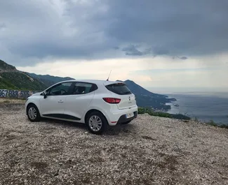 Alquiler de coches Renault Clio 4 2019 en Montenegro, con ✓ combustible de Diesel y 90 caballos de fuerza ➤ Desde 22 EUR por día.