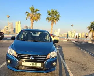 Frontvisning af en udlejnings Mitsubishi Mirage i Dubai, De Forenede Arabiske Emirater ✓ Bil #6582. ✓ Automatisk TM ✓ 0 anmeldelser.