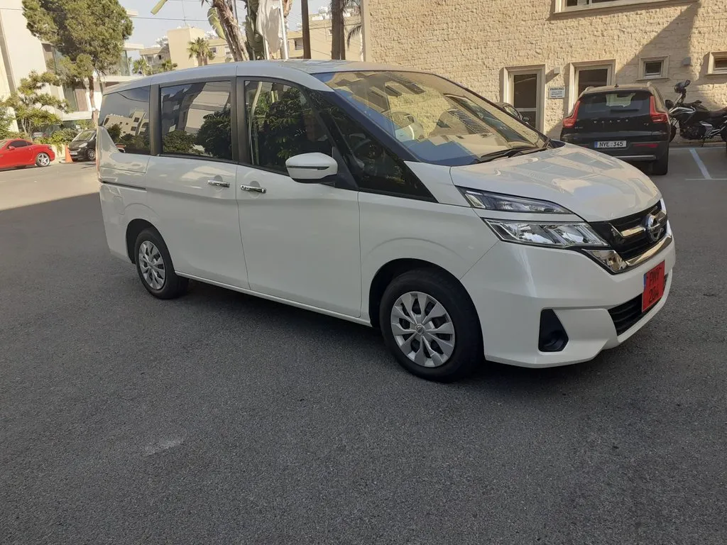 Аренда Nissan Serena #6597 в Лимассоле, Кипр ➤ TakeCars.com