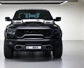 Automašīnas noma Dodge Ram TRX #6747 ar Automātiskais pārnesumu kārbu Dubaijā, aprīkots ar 6,2L dzinēju ➤ No Andrejs AAE.