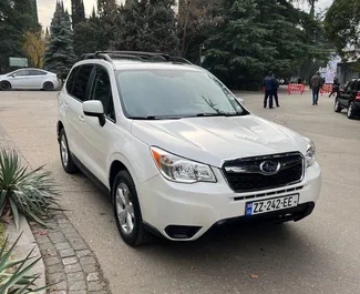 Vista frontal de un Subaru Forester de alquiler en Tiflis, Georgia ✓ Coche n.º 6716. ✓ Automático TM ✓ 2 opiniones.