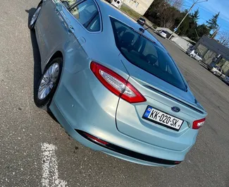 Салон Ford Fusion Sedan для аренды в Грузии. Отличный 5-местный автомобиль. ✓ Коробка Автомат.