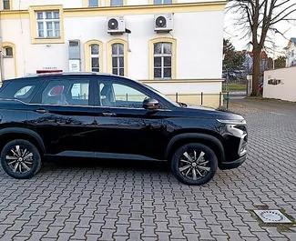 Verhuur Chevrolet Captiva. Comfort, Crossover Auto te huur in Tsjechië ✓ Borg van Borg van 600 EUR ✓ Verzekeringsmogelijkheden TPL, CDW, SCDW, Diefstal, Buitenland.
