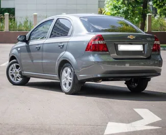 ウズベキスタンにてでのChevrolet Aveo 2022カーレンタル、特徴は✓ガソリン燃料と106馬力 ➤ 1日あたり39 USDからスタート。