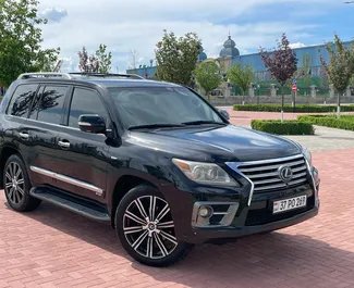 Frontvisning av en leiebil Lexus LX570 i Jerevan, Armenia ✓ Bil #6769. ✓ Automatisk TM ✓ 0 anmeldelser.