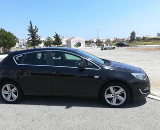 Aluguel de Carro Vauxhall Astra #6811 com transmissão Automático em Larnaca, equipado com motor 1,8L ➤ De Máximo em Chipre.