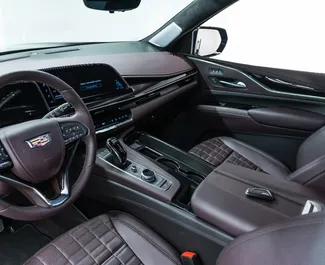 Cadillac Escalade 2023 su Visų ratų pavara sistema, prieinamas Dubajuje.