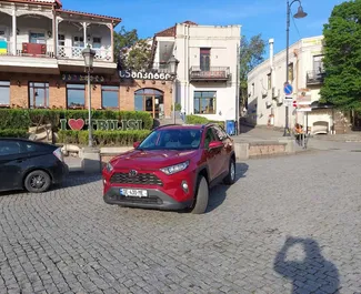 Toyota Rav4 2022 disponível para alugar em Tbilisi, com limite de quilometragem de ilimitado.