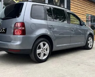 Location de voiture Volkswagen Touran #7047 Automatique à Tirana, équipée d'un moteur 2,0L ➤ De Aldi en Albanie.